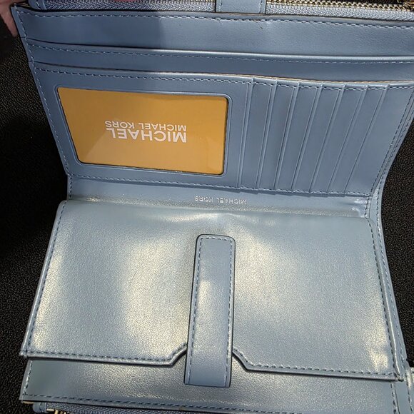 Michael Kors wallet and Wristlet - Picture 4 of 4
